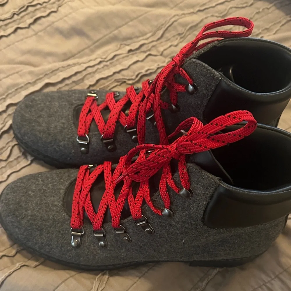 G.H. Bass & Co. Gray and Red Women's Boots